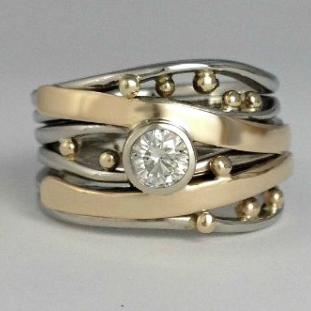 Rocío | Anillo Vintage Dorado con Circonitas